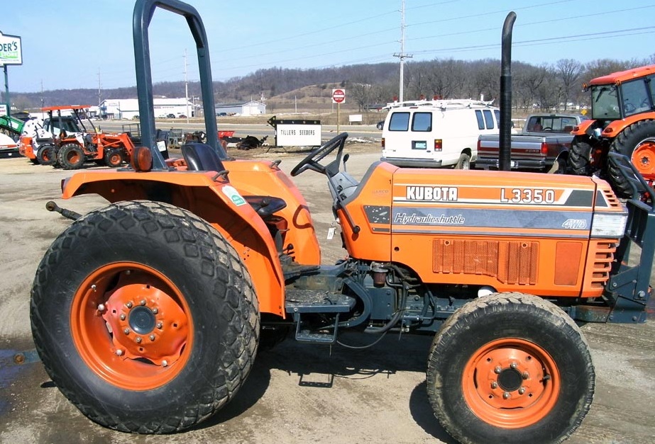 KUBOTA L3350 CZĘŚCI DO SILNIKA